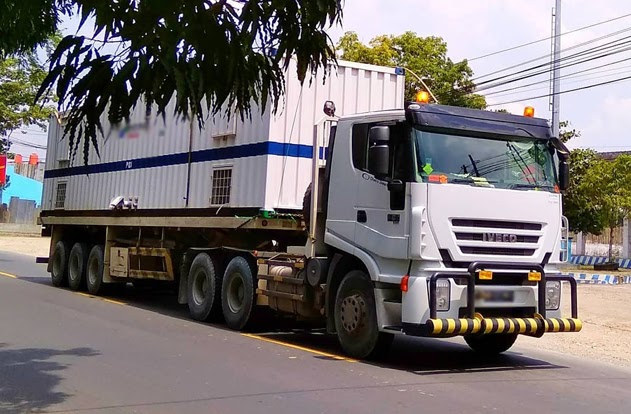 Mobil Pengangkut Barang